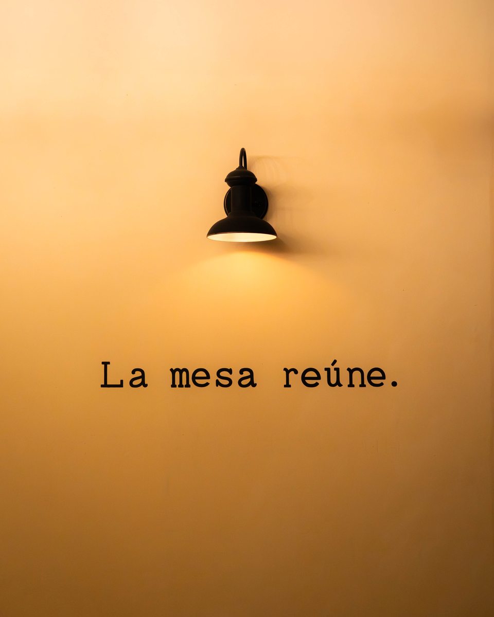 La mesa reune